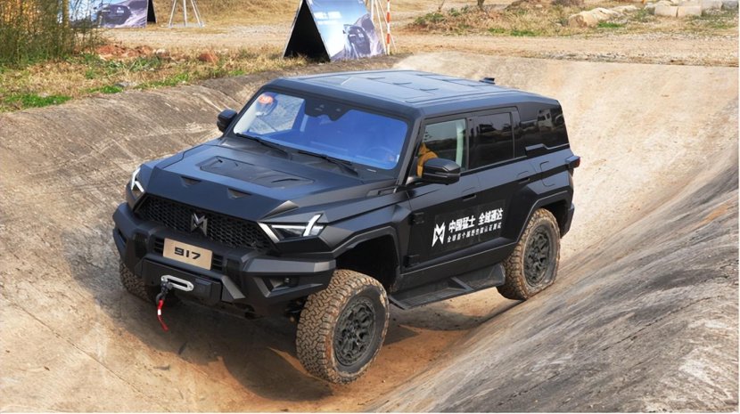 猛汉硬穿绣花鞋,猛士汽车,不跌跟头才怪!