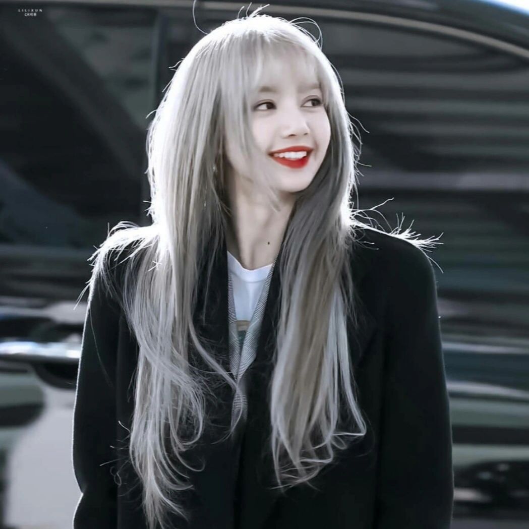 人间芭比lisa笑起来好甜啊