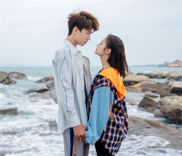 腾讯又一青春甜宠剧将袭,男女主都是盛世美颜,超甜剧照追定了!