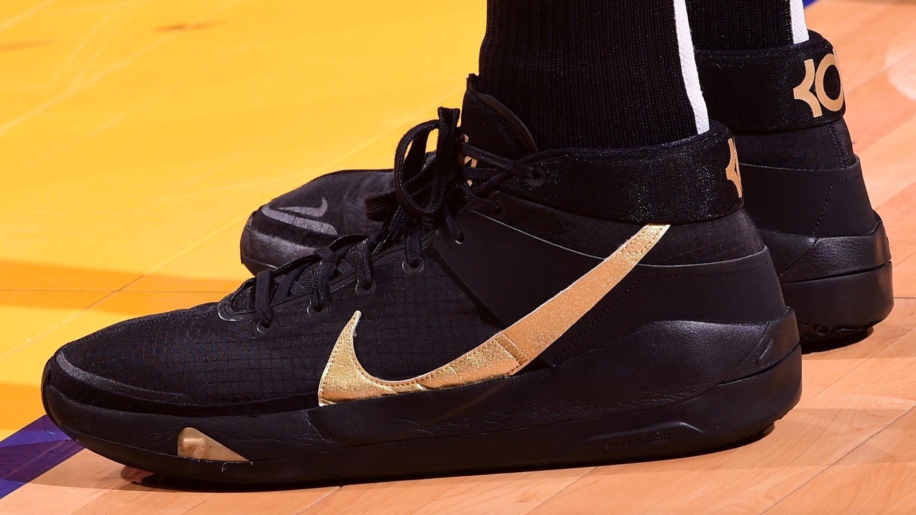 今日nba球员球鞋上脚精选 杜兰特 nike kd 13 "bhm" 哈登