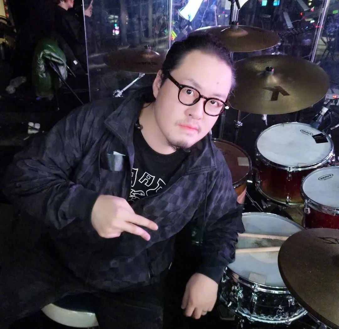 专访我们的乐队幕后鼓手王斌为什么鼓手没有好邻居