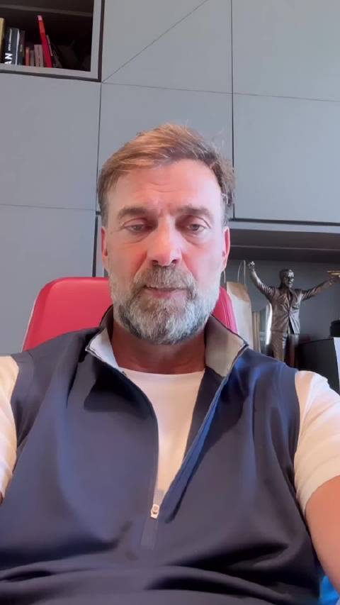 终于来网上冲浪了97渣叔创建个人社媒,标签"普通的那一个"