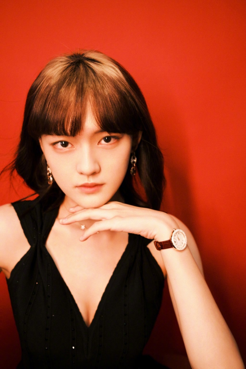 文淇黑色小礼服性感写真曝光咯!