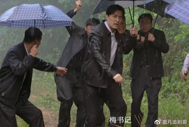 胡歌新剧来袭,孔笙导演操刀,黄磊王骁参演,刘涛万茜两女神加盟休闲区蓝鸢梦想 - Www.slyday.coM 胡歌新剧来袭,孔笙导演操刀,黄磊王骁参演,刘涛万茜两女神加盟休闲区蓝鸢梦想 - Www.slyday.coM