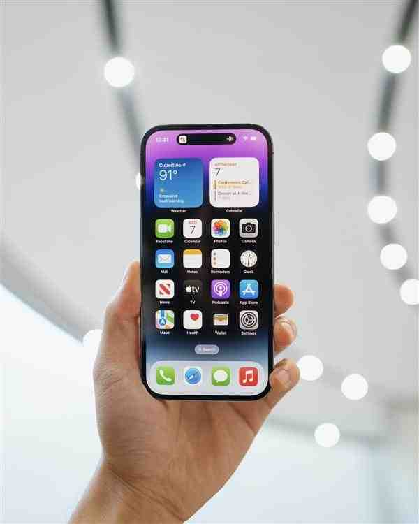 灵动岛是炫酷还是鸡肋？实用性欠缺，罗永浩：安卓没必要学休闲区蓝鸢梦想 - Www.slyday.coM