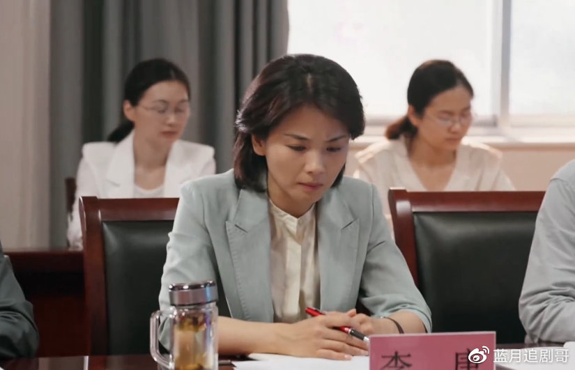 胡歌新剧来袭,孔笙导演操刀,黄磊王骁参演,刘涛万茜两女神加盟休闲区蓝鸢梦想 - Www.slyday.coM 胡歌新剧来袭,孔笙导演操刀,黄磊王骁参演,刘涛万茜两女神加盟休闲区蓝鸢梦想 - Www.slyday.coM