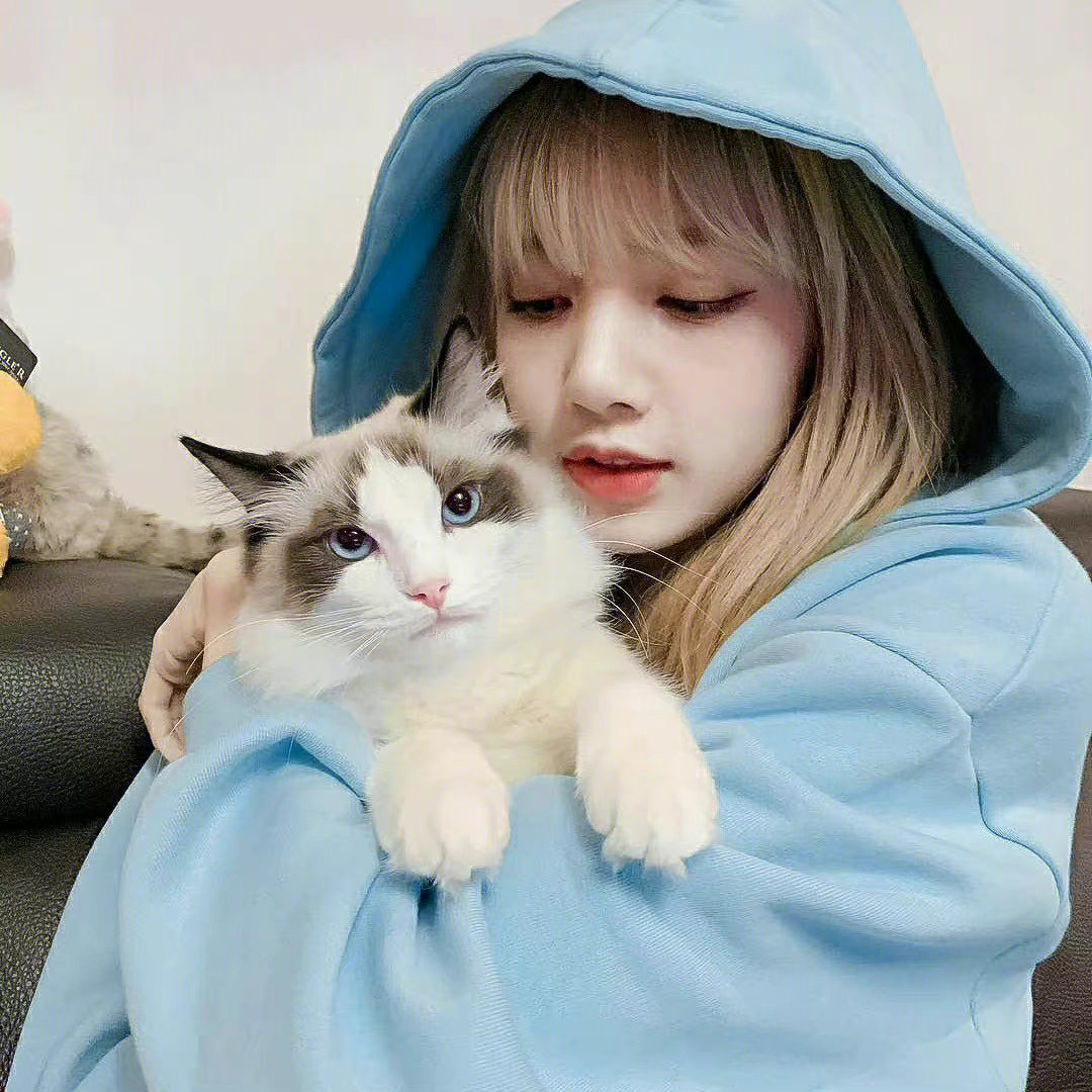 人间芭比lisa笑起来好甜啊