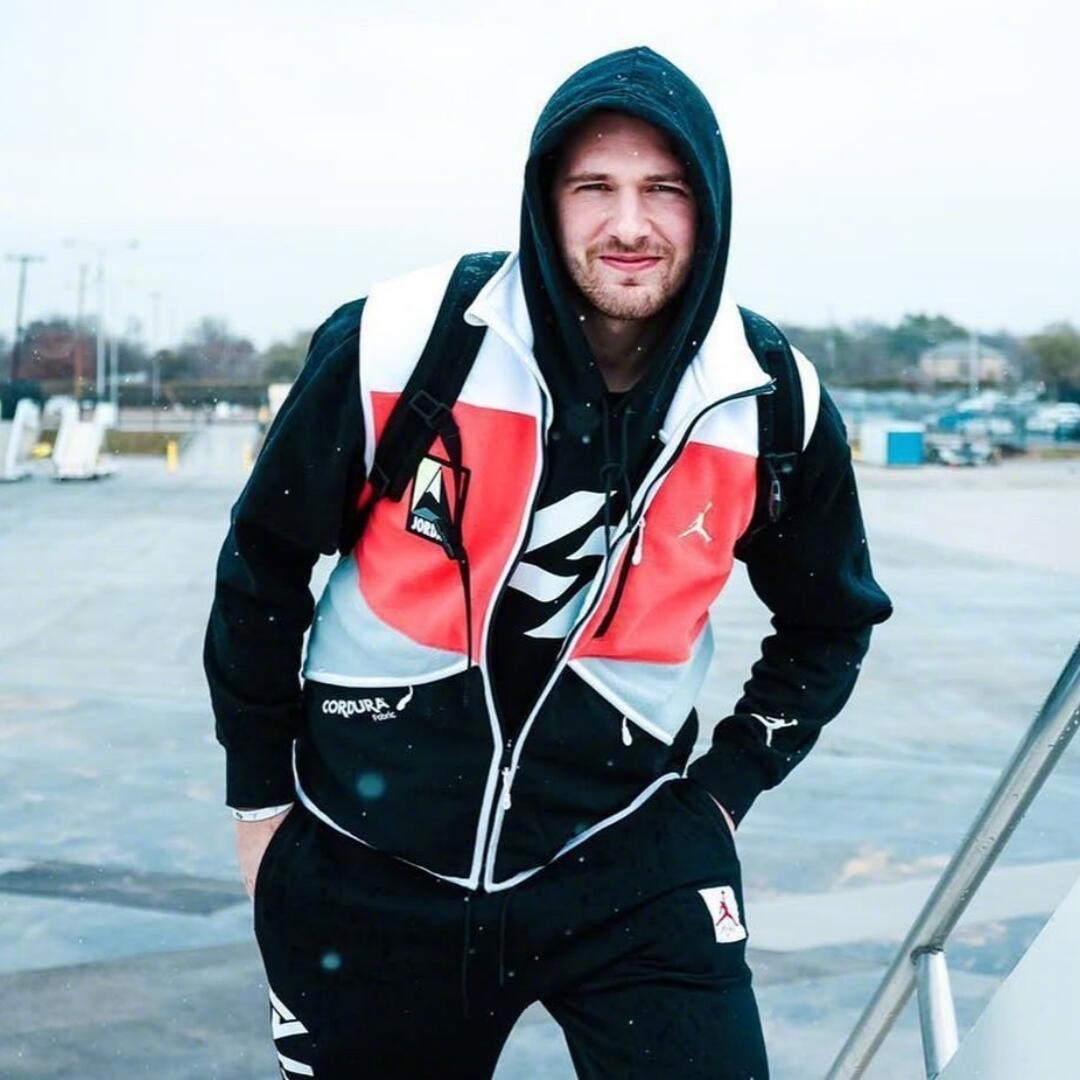 分享一波东契奇帅气头像:0差评