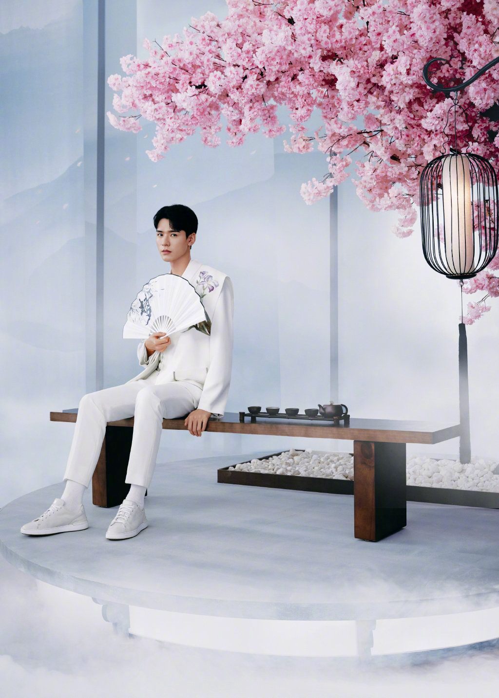 龚俊梦幻国风写真大片君子入画白衣翩翩撑伞抚扇