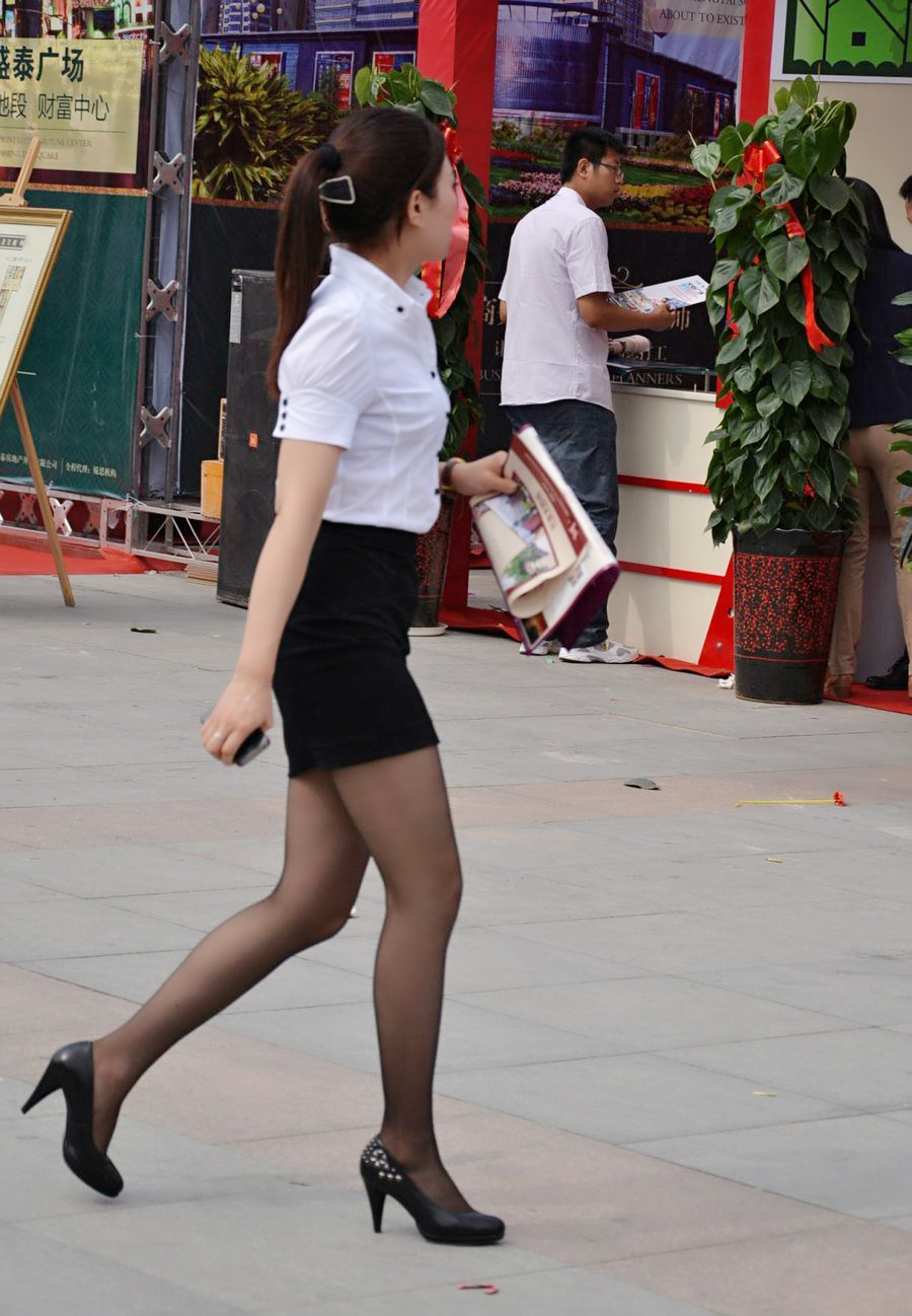 ol职业装黑丝高跟的售楼小姐姐样子美美哒
