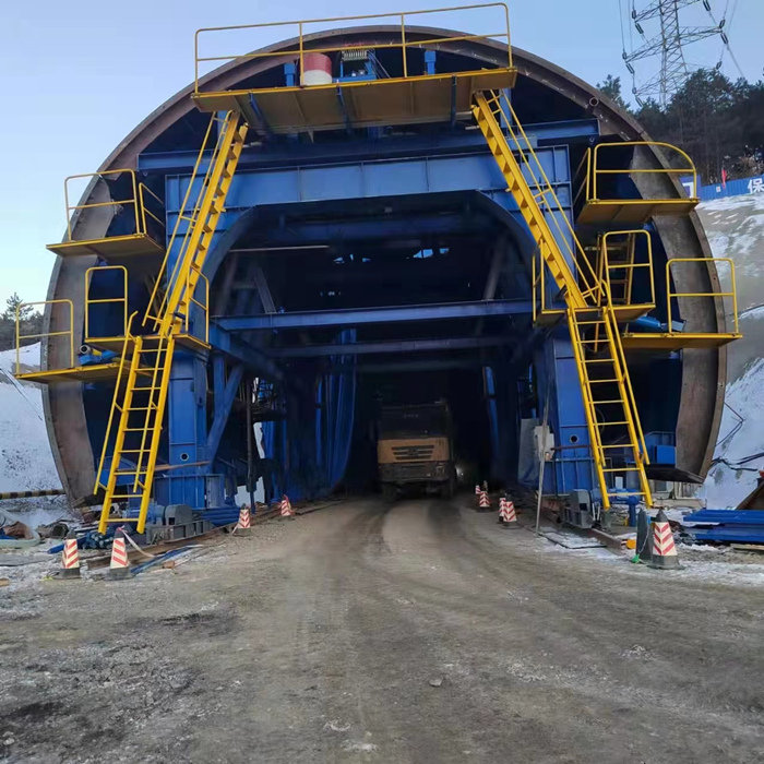 腾誉机械分享二衬台车的特点