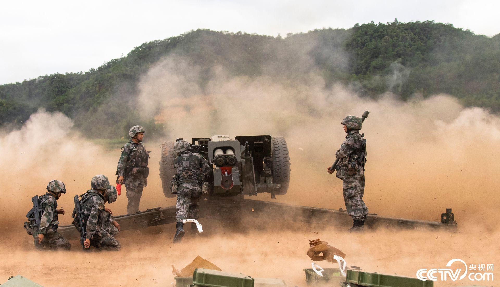 第75集团军某合成旅炮兵实弹射击提升部队协同打击能力