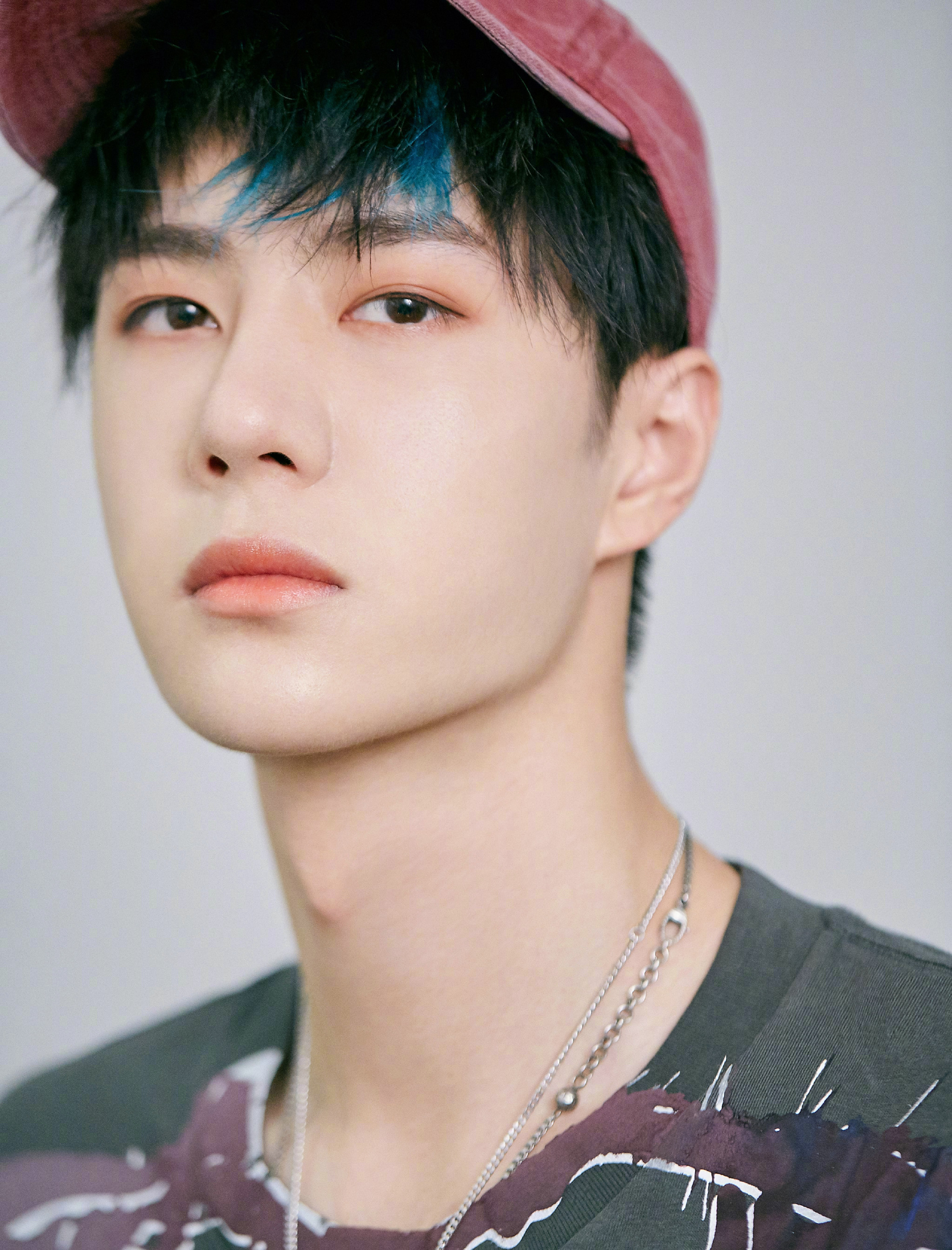 王一博发色小合集帅哥就是要染发盐甜酷都有了