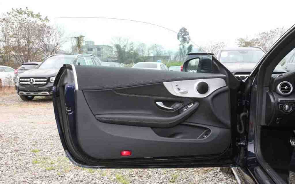 奔驰C级轿跑领衔！40万就能买BBA旗下这3款硬顶跑车，你会选谁？