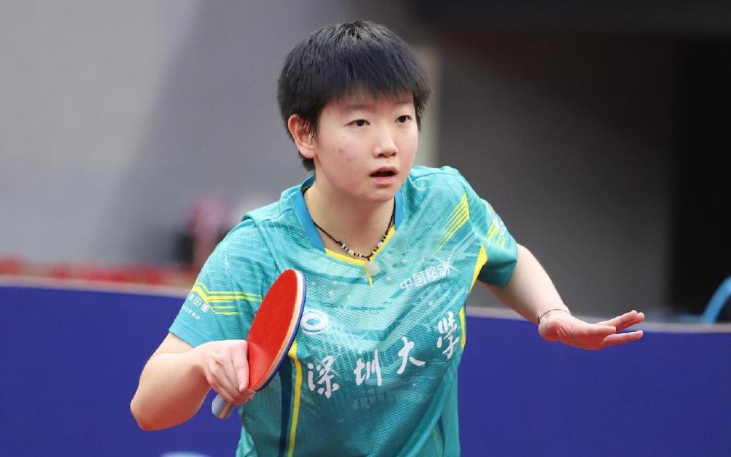孙颖莎单双打赛场保持全胜!连续三年荣膺MVP,王楠颁奖笑容灿烂