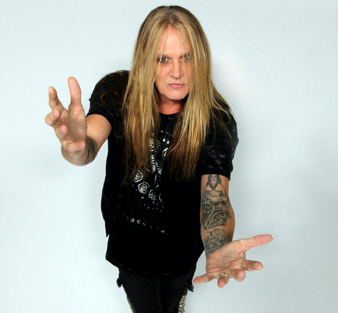 加拿大 主唱sebastian bach宣布将在秋季举办全美 以庆祝skid