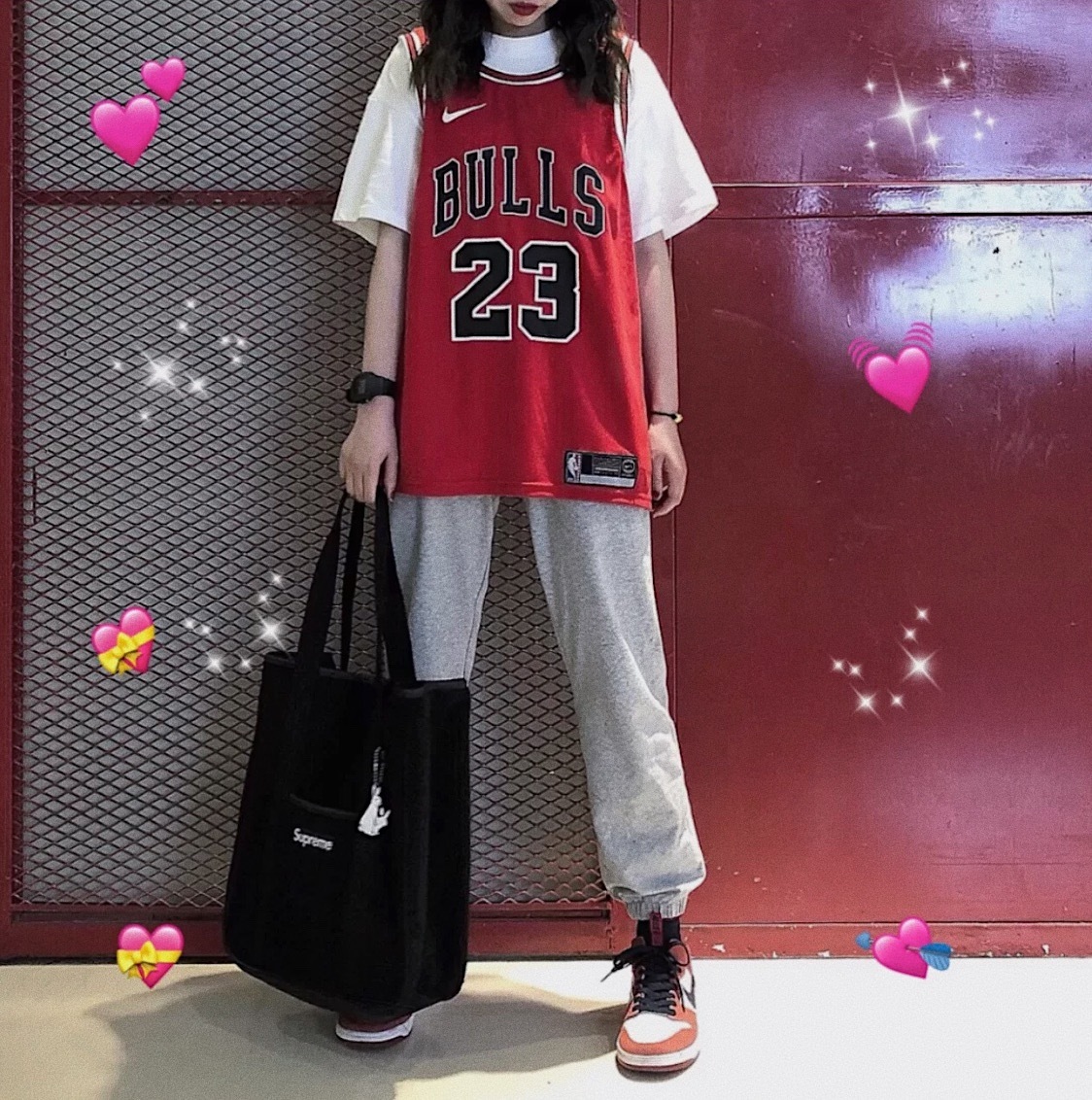 来讨论个球衣穿搭问题女生穿球衣的时候喜欢搭什么裤子