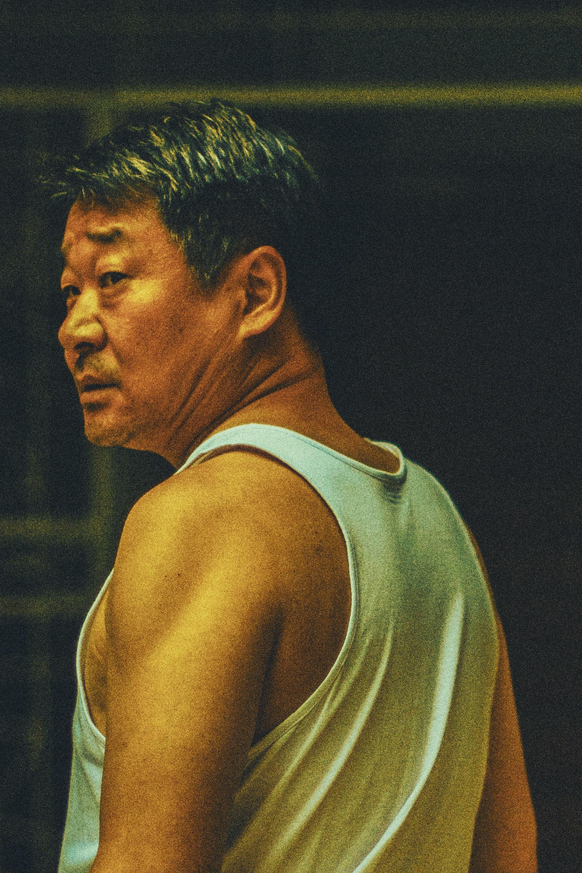 浓郁的色彩,粗粝的质感,火热夏天令人背脊发凉