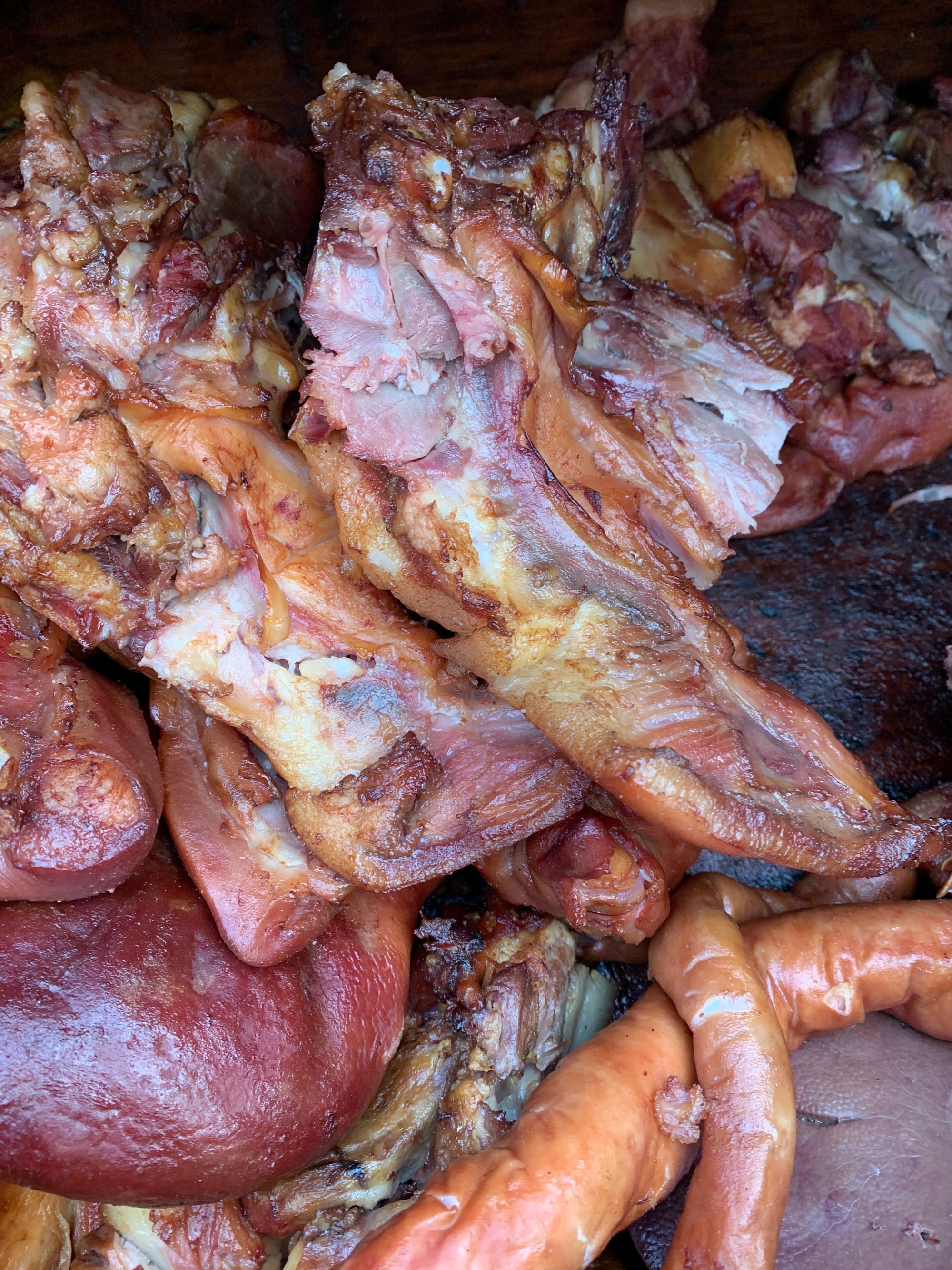 武安伯延古镇流传在民间的熏肉古法已有300多年历史,制作出的熏肉