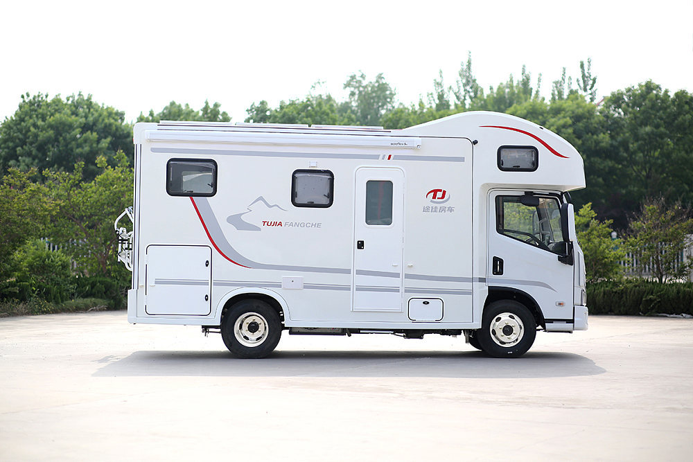 轻卡底盘c型大空间配置丰富任意选途佳跃进h300房车