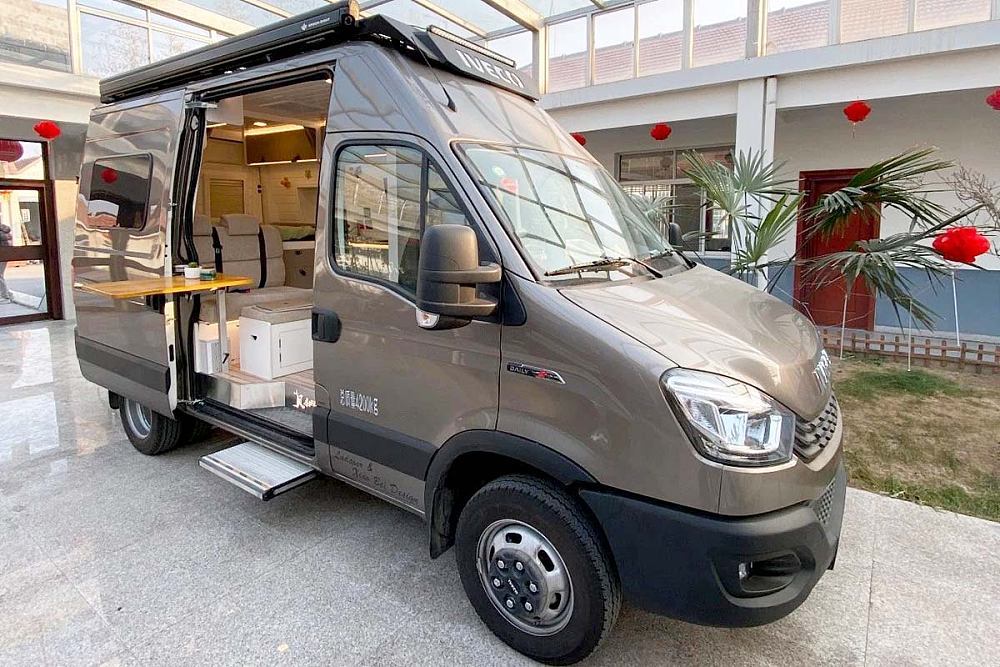 鲁道尔定制版"vanlife"房车生活-新浪汽车