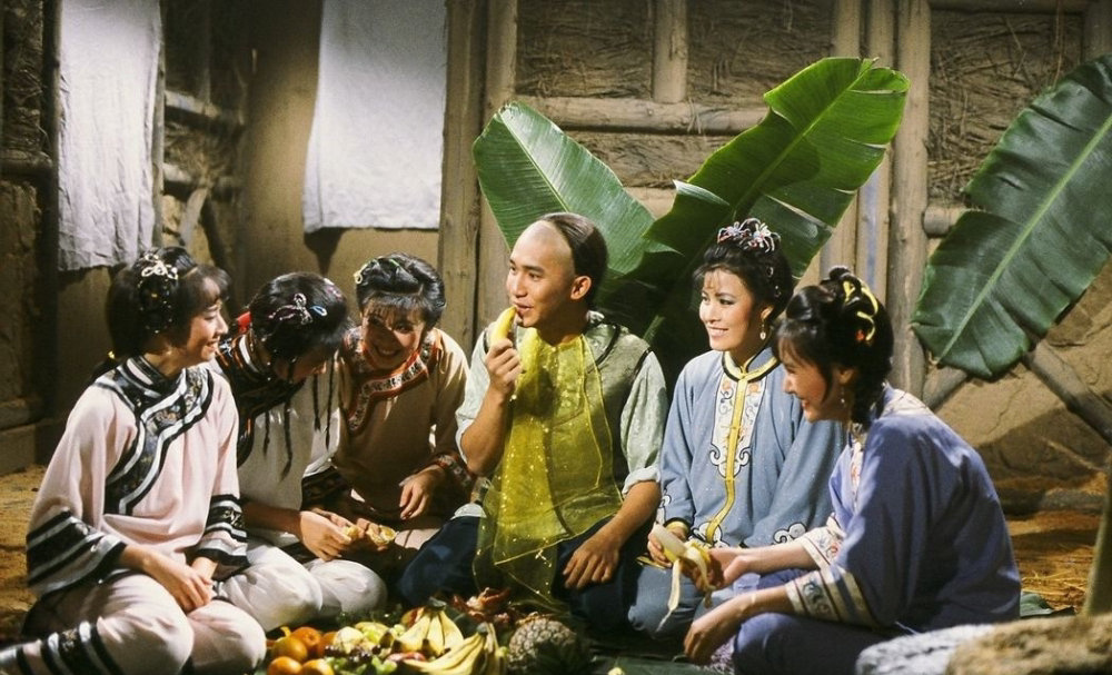 84版《鹿鼎记》堪称神仙阵容了吧?周星驰,吴孟达都只是跑龙套