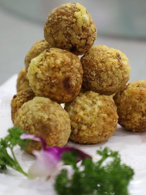 寻味平阴吃货团探店玫苑宾馆玫瑰梨丸子地方特色美食风味人间民间传统