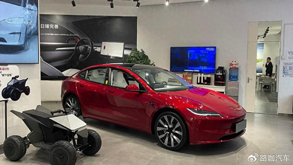 特斯拉曝轿车新谍照，全新廉价车，就是旧款Model 3？-特斯拉 新款车型