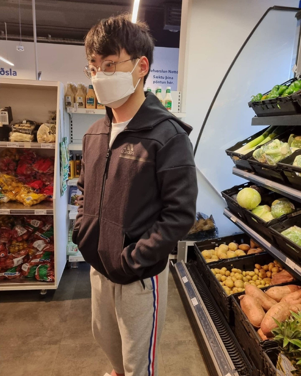 lpl网友一厢情愿?dk根本没把rng当对手,秀老师比faker都有底气