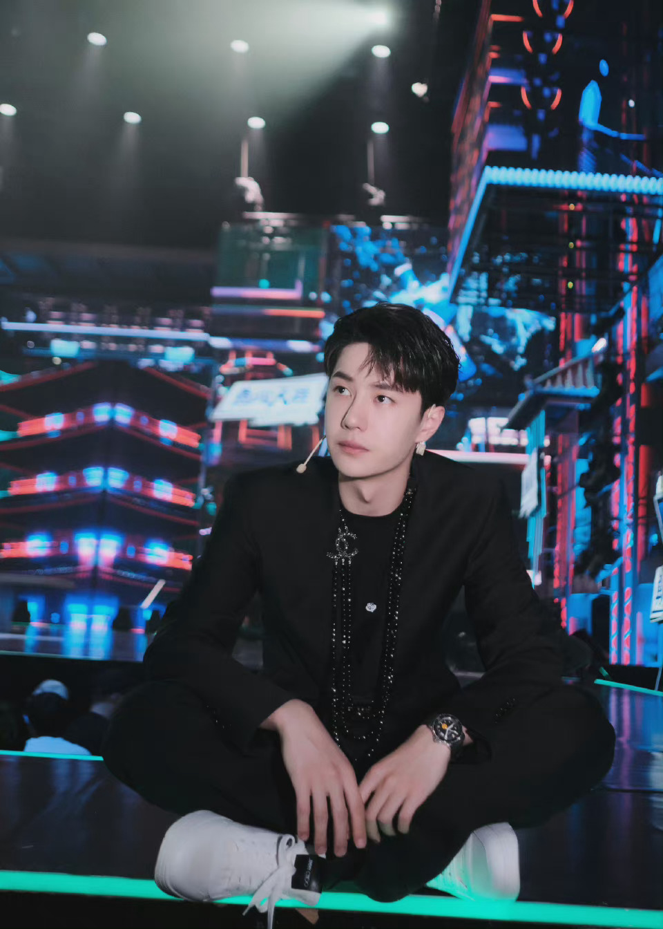 王一博街舞4高清剧照 侧颜杀的一博队长来了,不定义街舞……__财经