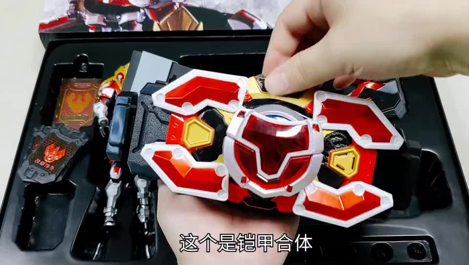 300元铠甲勇士战神刑天腰带变形刑天公仔35个关节全能动