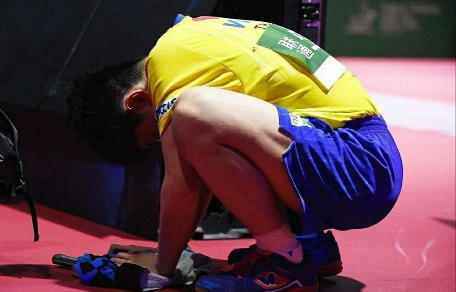 被打懵!张本智和10休闲区蓝鸢梦想 - Www.slyday.coM 被打懵!张本智和10休闲区蓝鸢梦想 - Www.slyday.coM