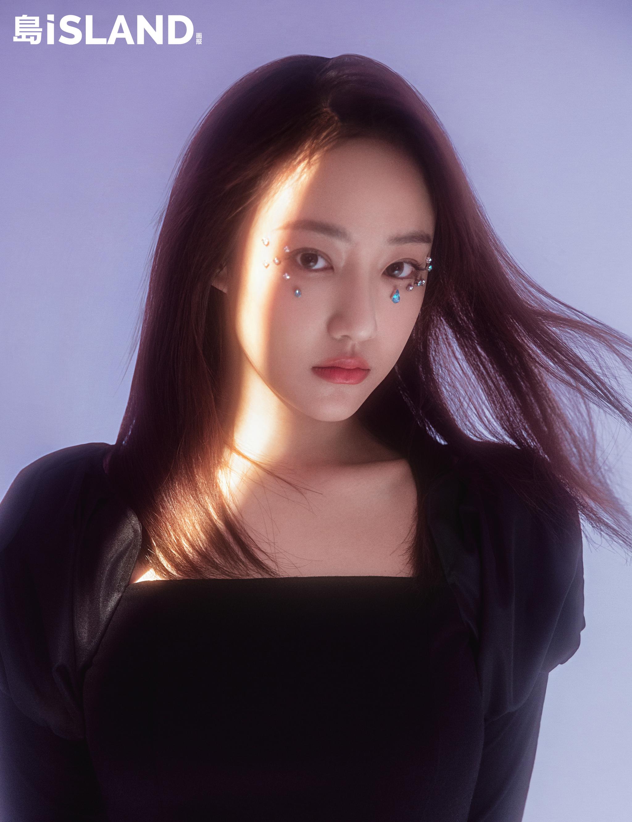 欢娱影视演员吴佳怡six演绎island画报大片