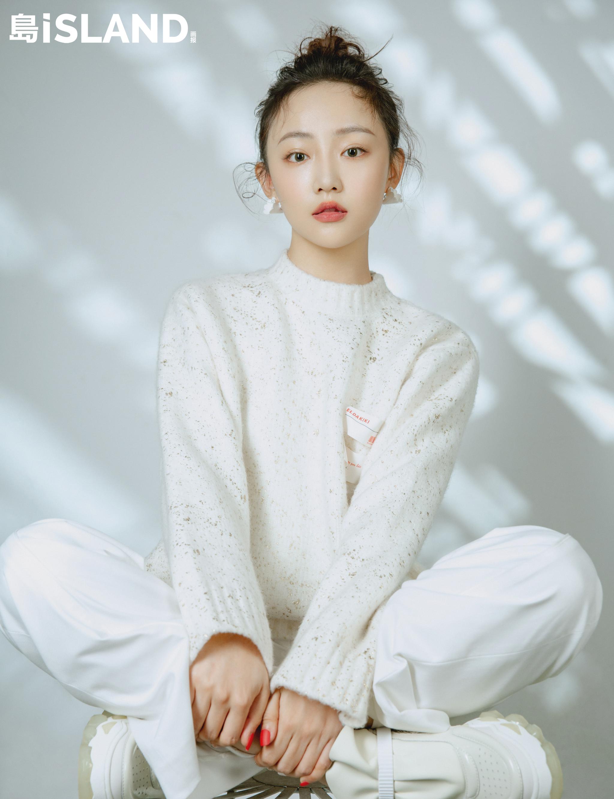 欢娱影视演员@吴佳怡_six 演绎《island画报》大片|吴佳怡_新浪新闻