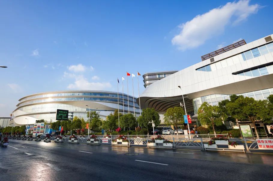 徐泾镇用好创文迎复检绣花针提升会展首位镇新颜值