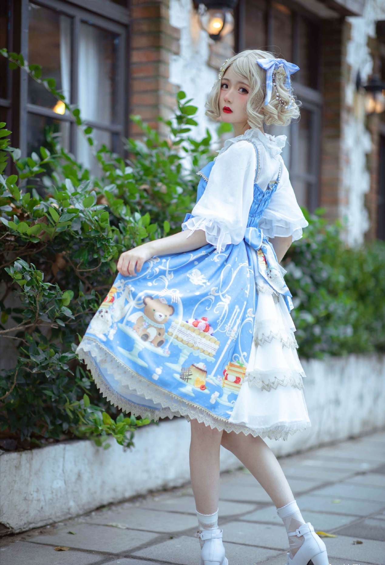 金发洋娃娃lo娘,穿蓝色裙子的小天使,连呼吸都带着奶油的香甜