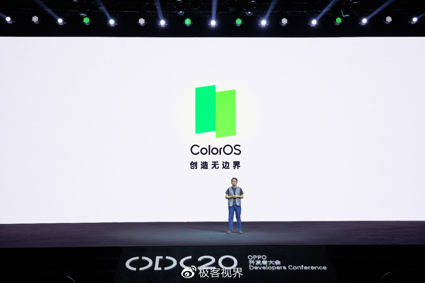 在coloros 11上,你可以對自己的手機進行多項diy了,從息屏,壁紙,桌面