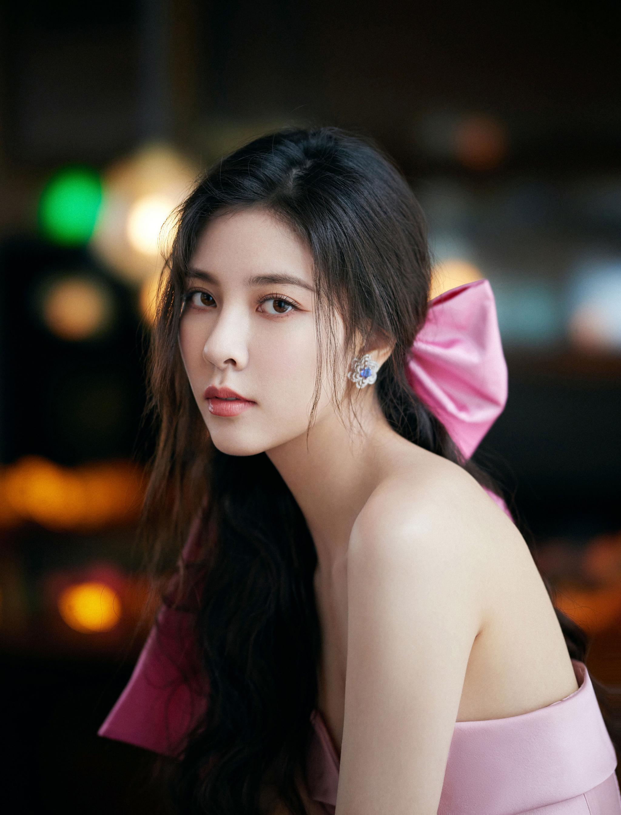 cccecilia宋妍霏今晚活动造型