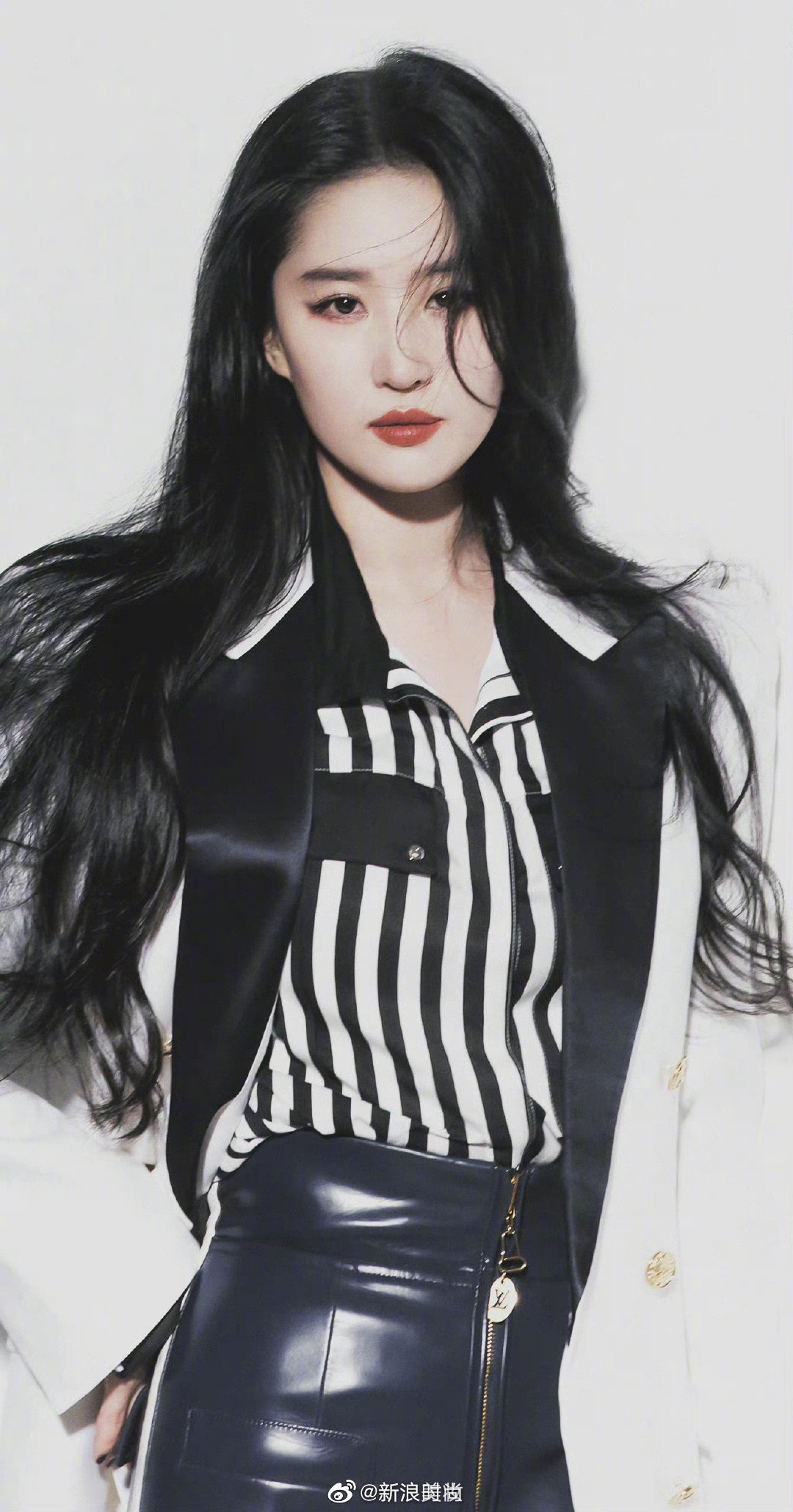 明星小烟熏妆容造型_高清图集_新浪网