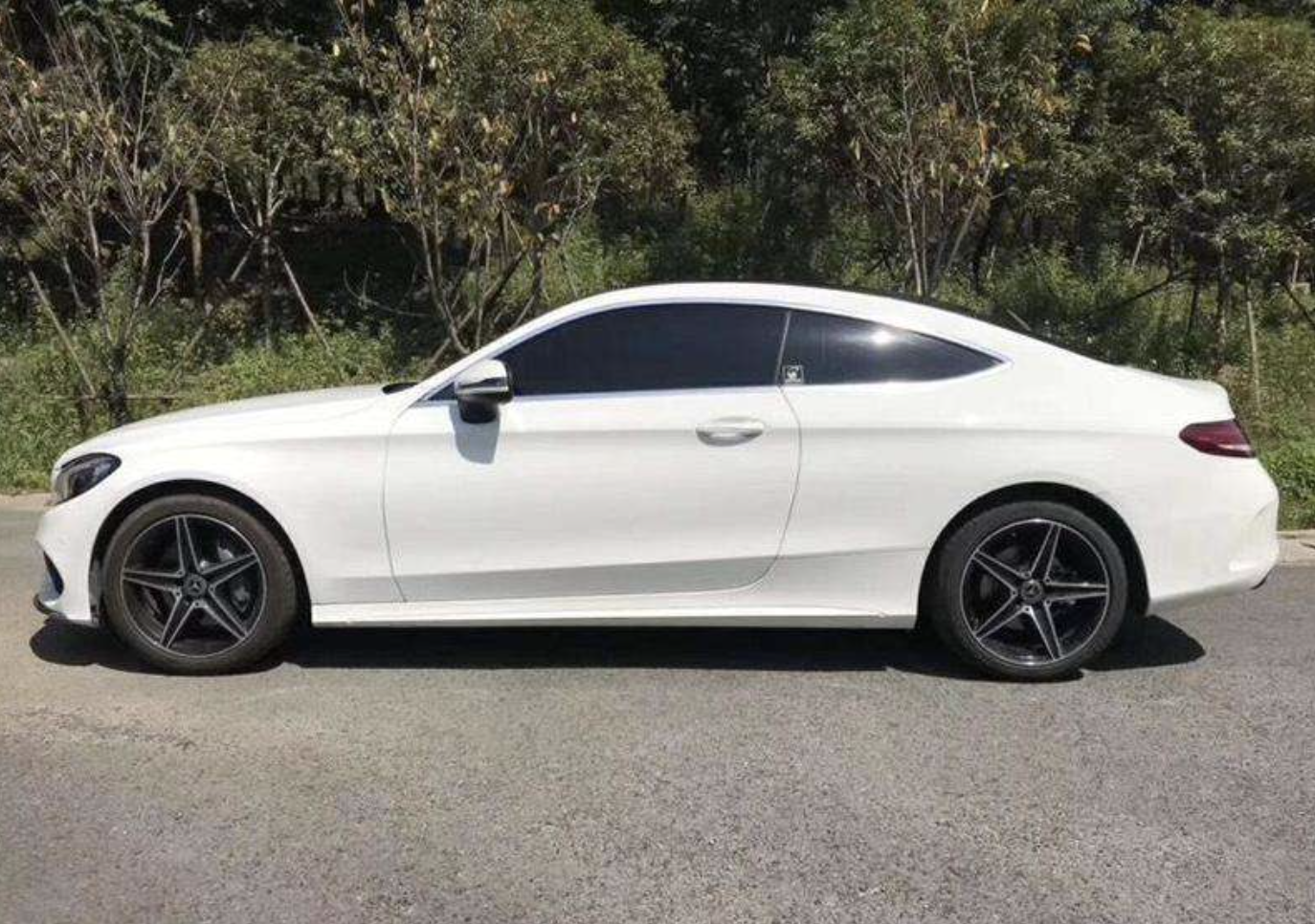 2021款奔驰c级轿跑上市,贵了6000元,升级啥配置了?