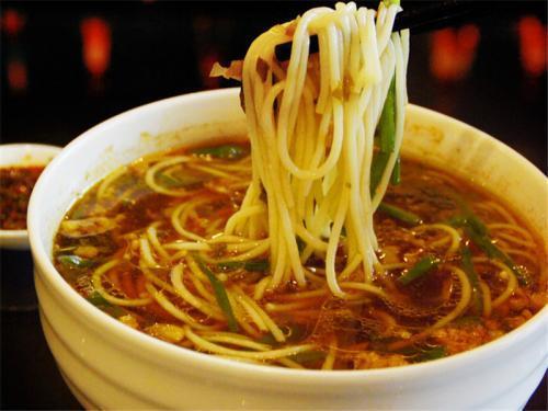 天气冷了云南人最馋这碗美食酸辣过瘾比面条还要好吃哦