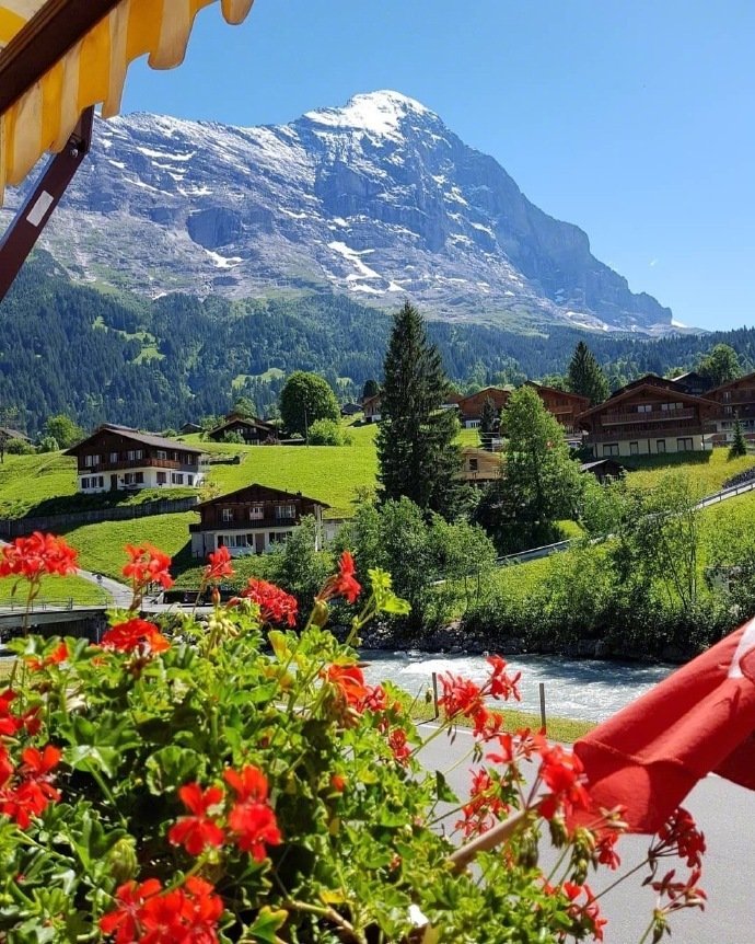 瑞士因特拉肯小镇静谧的北欧乡村生活