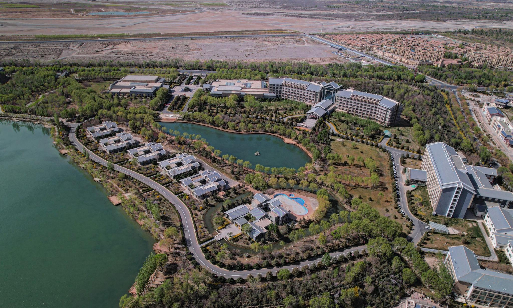 张掖投资八亿建成的酒店天花板环境优美最贵可卖上万一晚