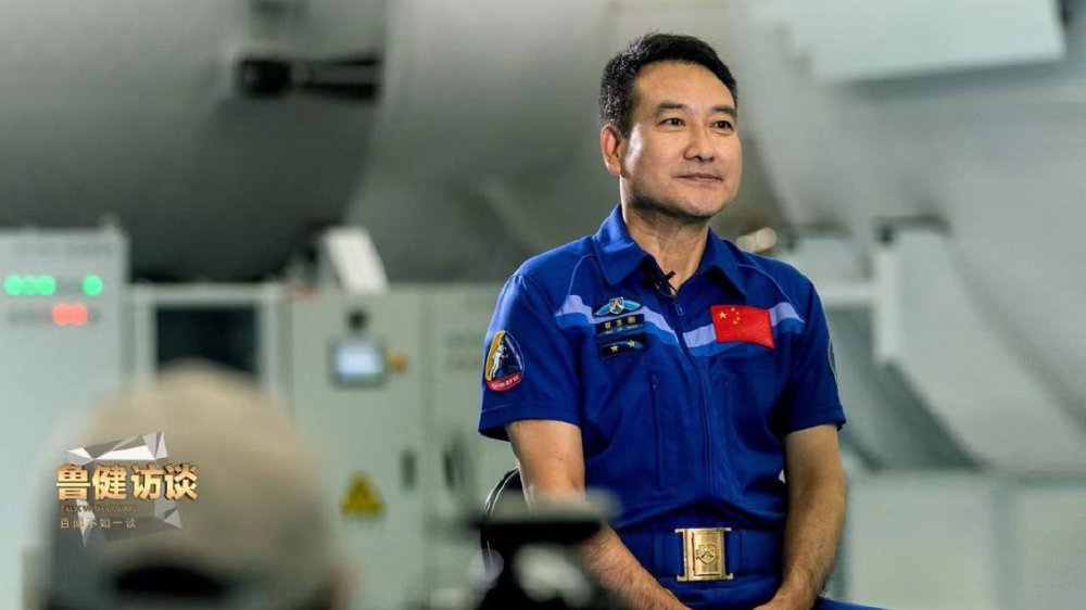翟志刚:从太空回来,要学习走路!航天员返回地面为啥无法走路?|空间站|神舟十四号|地球|身体|骨骼_新浪新闻