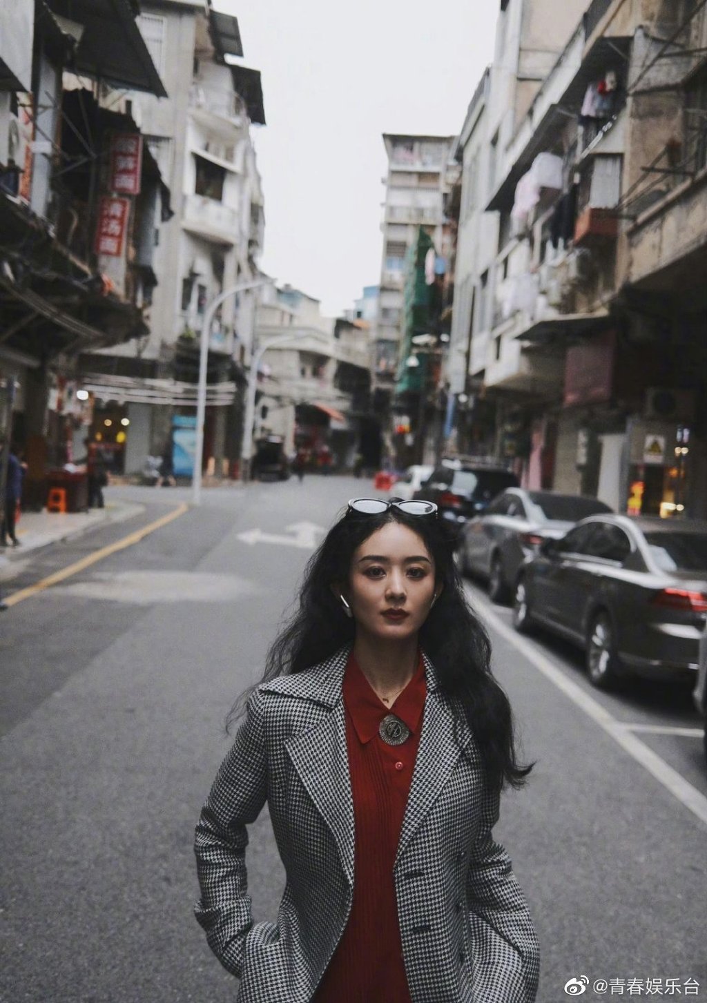 赵丽颖肖央刘烨的新电影虎狼之路杀青照来了