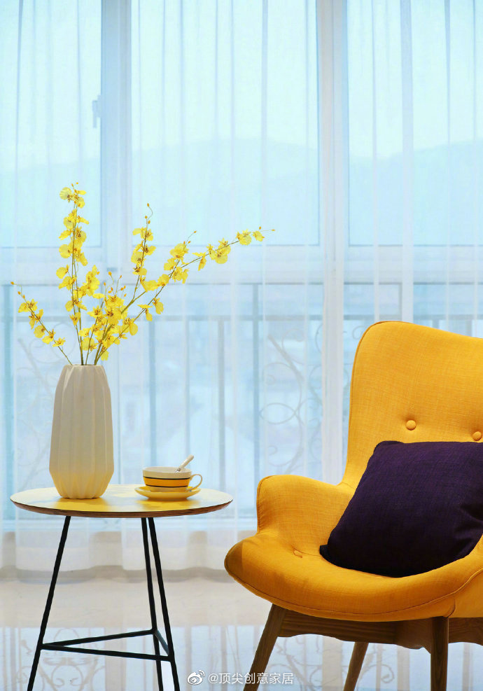 敞亮大气简约风__财经头条