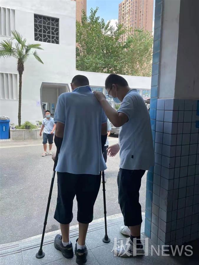 为了他，新学期教室设在一楼不变休闲区蓝鸢梦想 - Www.slyday.coM