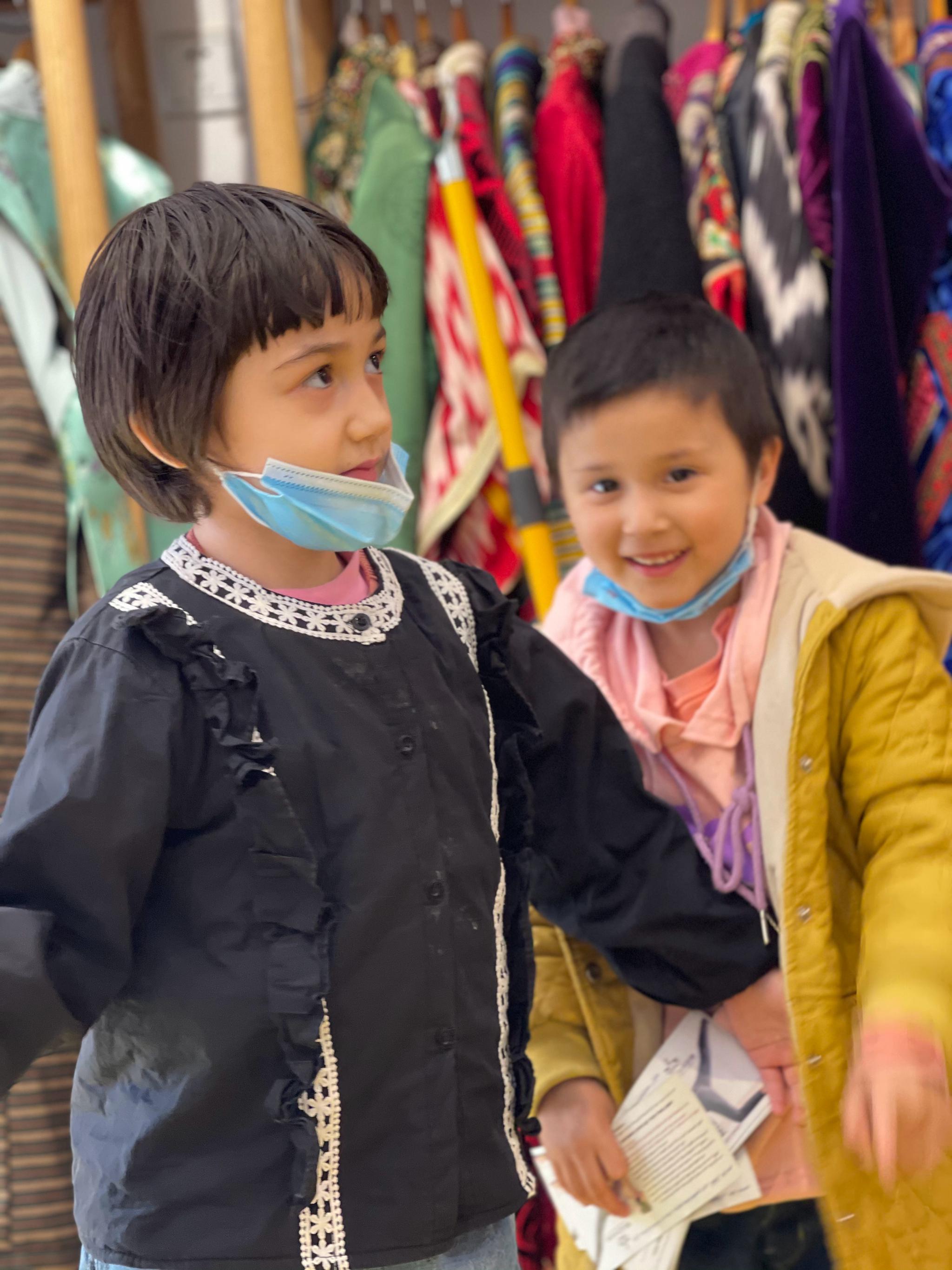 新疆喀什老城里可爱的小朋友