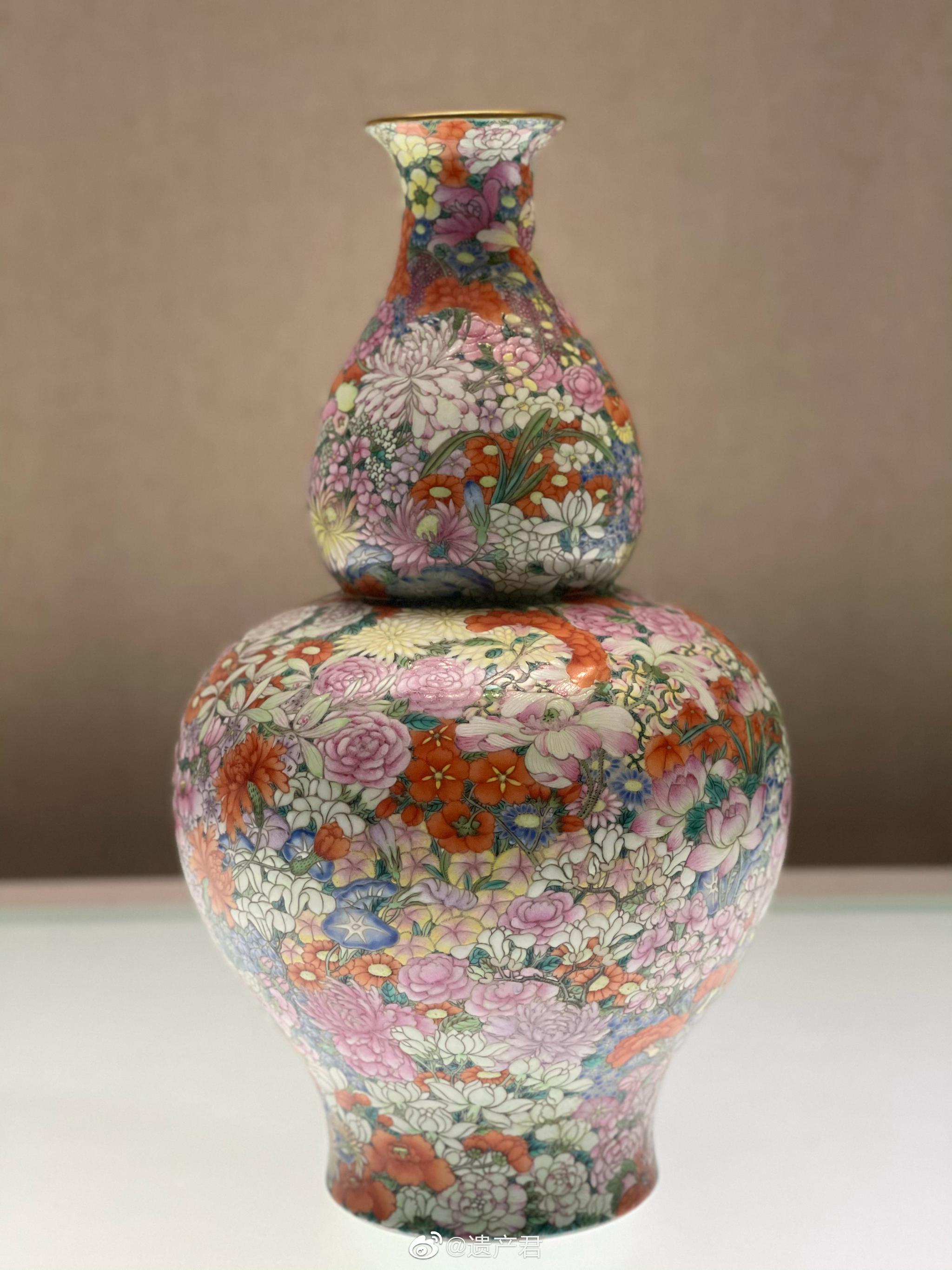 国博收藏的乾隆时期的瓷器,花花绿绿的也怪可爱的