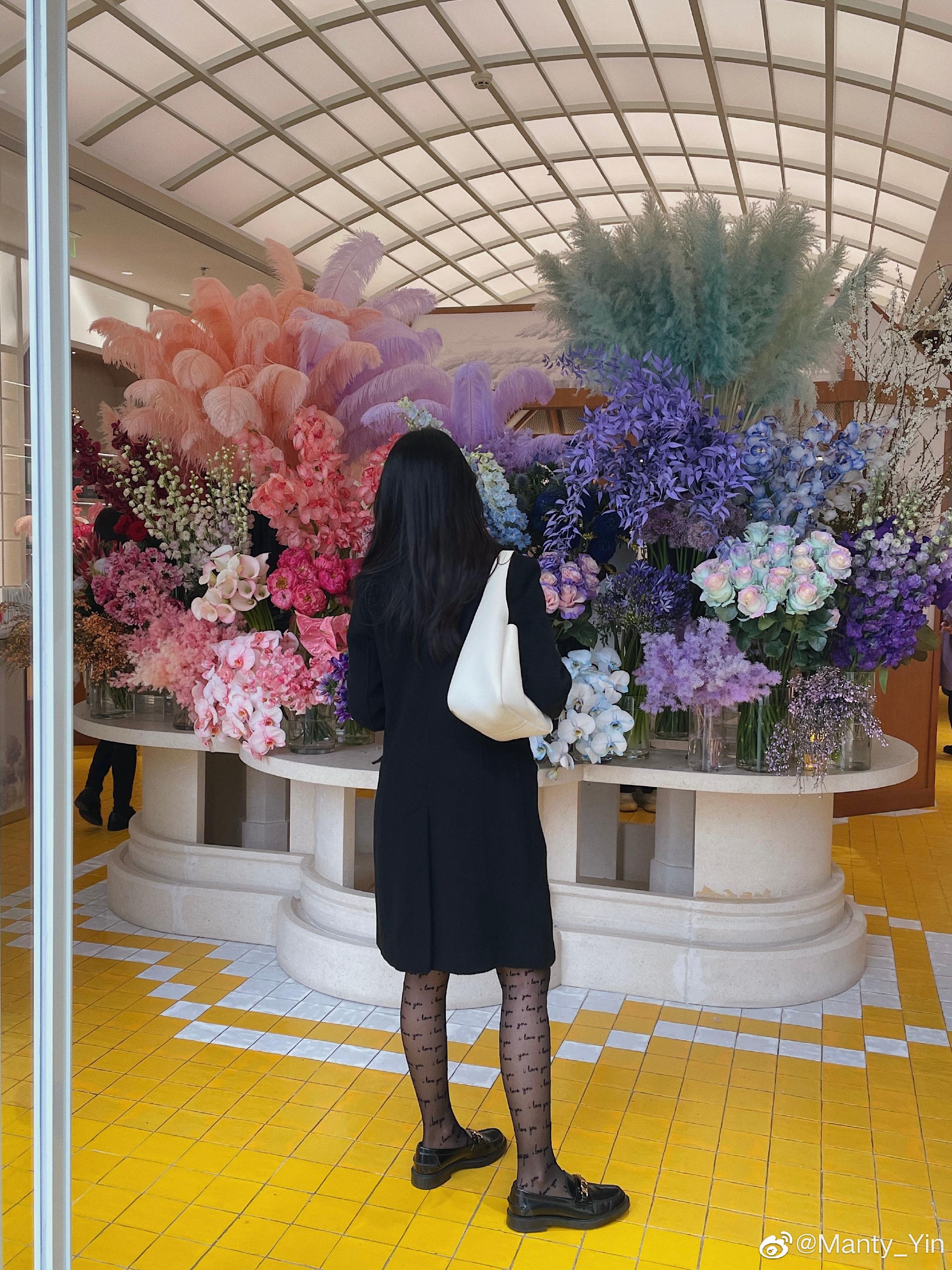 把情人节的小心思都写在丝袜里了__财经头条